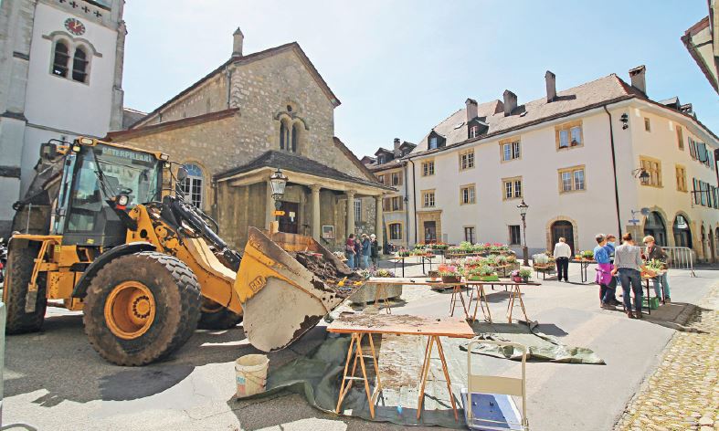 Cossonay, en vieille ville. Place du temple fleurie