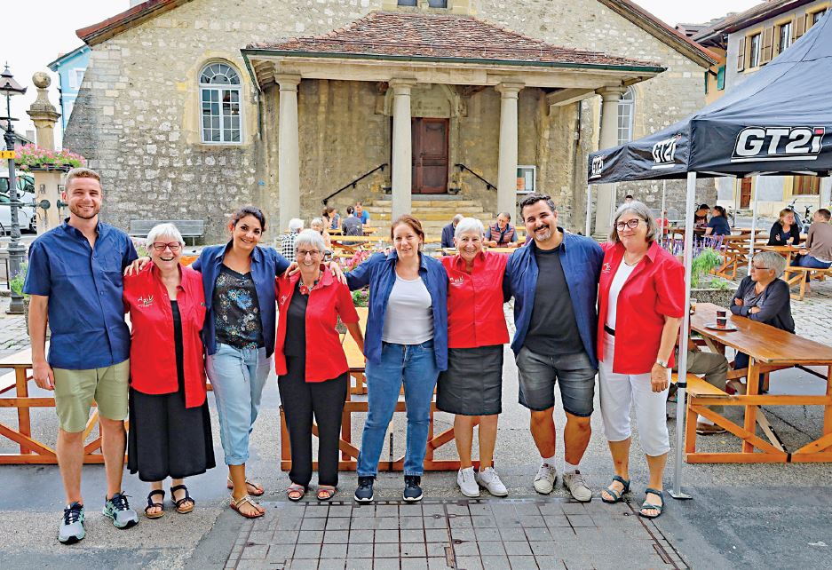 Cossonay. Très sympa, le P’tit Déj’ sur la place du Temple !